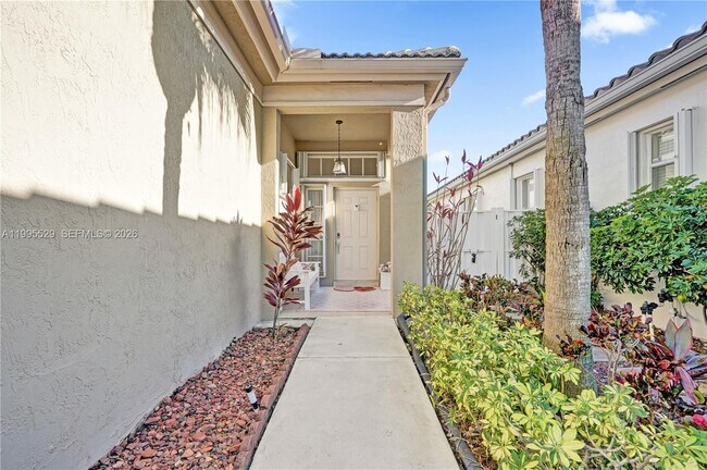 Building Photo - 6928 NW 33rd St