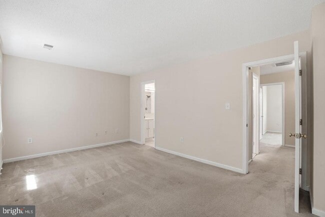 Building Photo - 2391 Hunters Square Ct