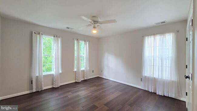 Building Photo - 7659 Shuttington Dr