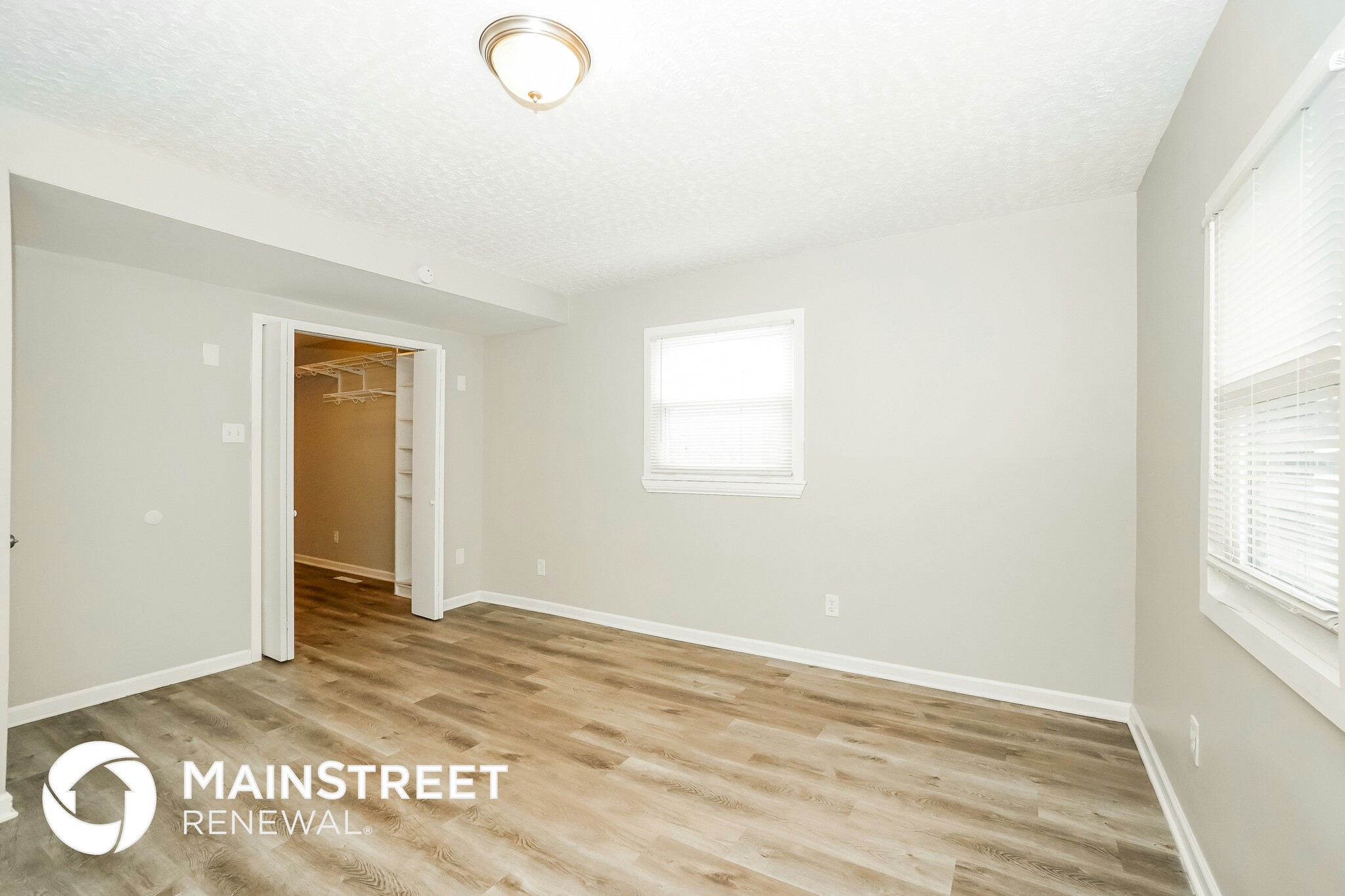 Building Photo - 4728 E Livingston Ave