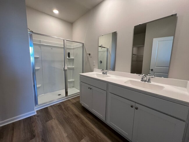 Building Photo - Longs - 4 Bedroom / 2 Bathroom House