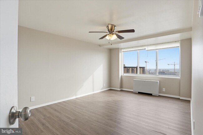 Building Photo - 301 N Beauregard St