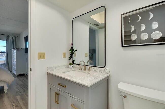 Building Photo - 3806 Gulf of Mexico Dr