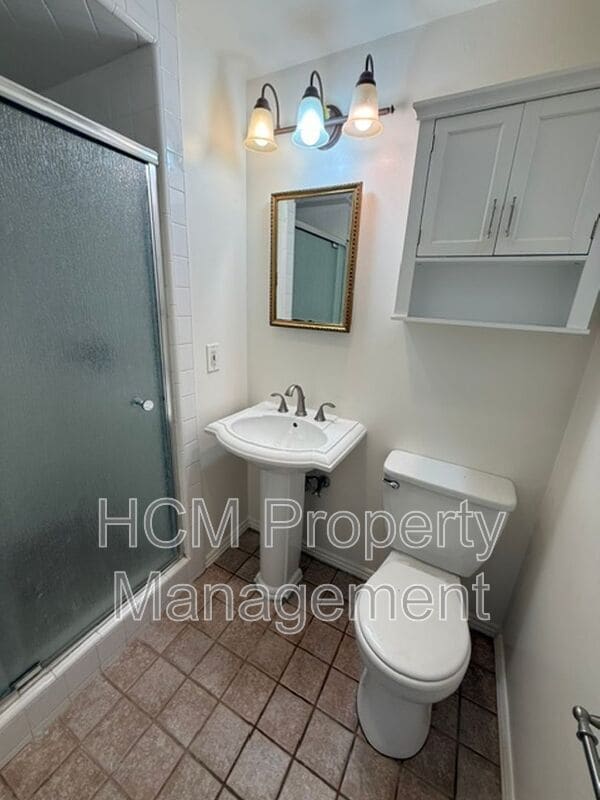 Building Photo - 16402 Birdie Ln