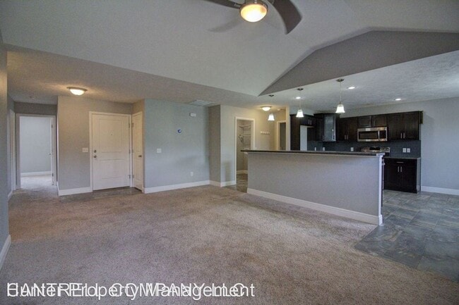 Building Photo - 4 br, 2 bath House - 874 E Sparrow Rd