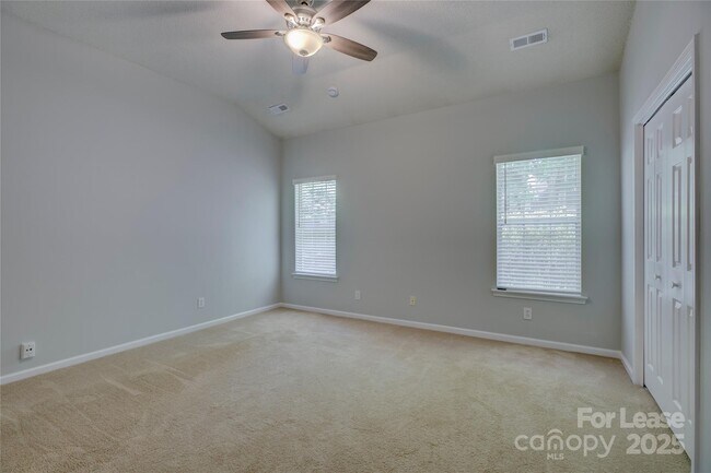 Building Photo - 7017 Scuppernong Ct