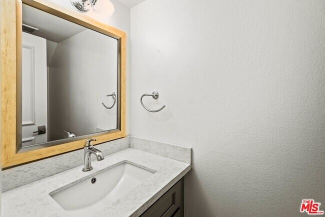 Building Photo - 8105 Redlands St