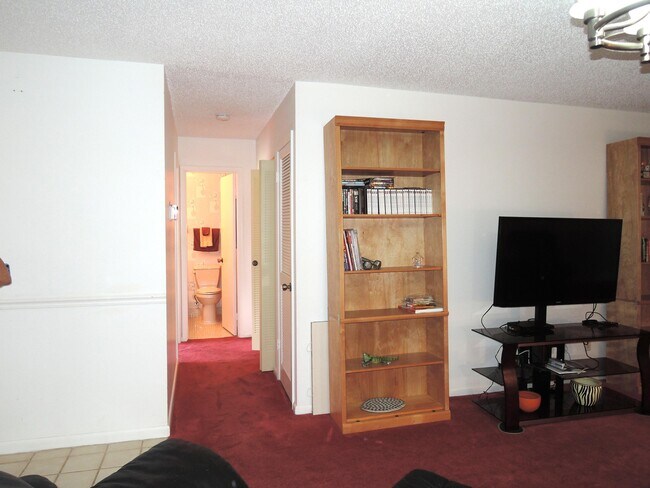 Building Photo - 944 Savannas Point Dr
