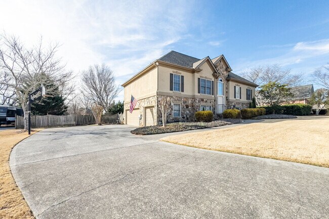 Building Photo - 530 Waterford Dr