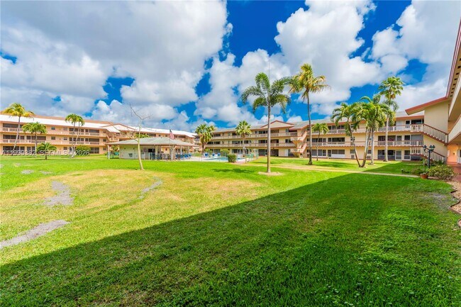 Building Photo - 5300 Washington St