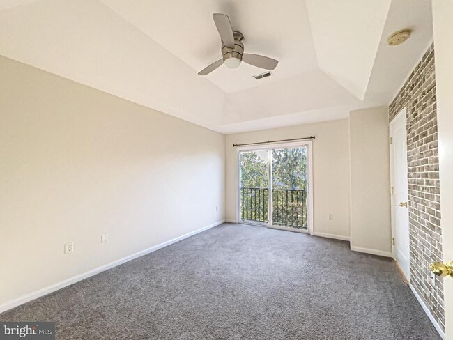 Building Photo - 48 S Poplar St