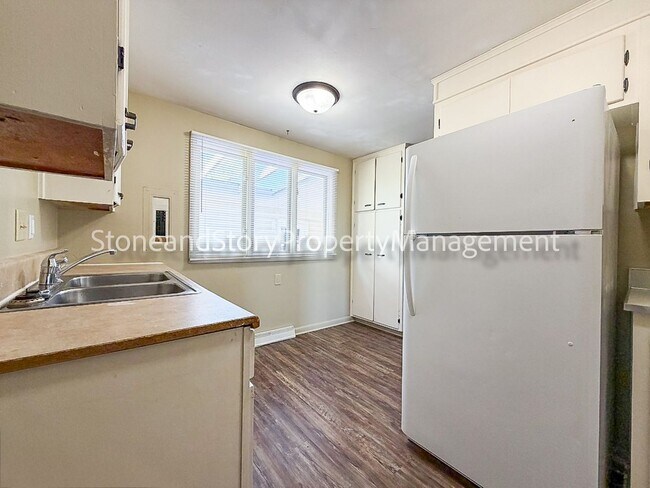 Building Photo - 3 bedroom 1.5 bath near 17th & Fairlawn