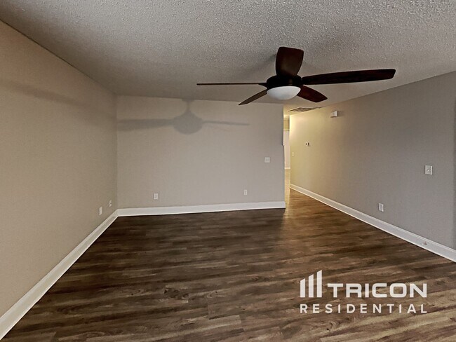 Building Photo - 209 Oakpointe Dr