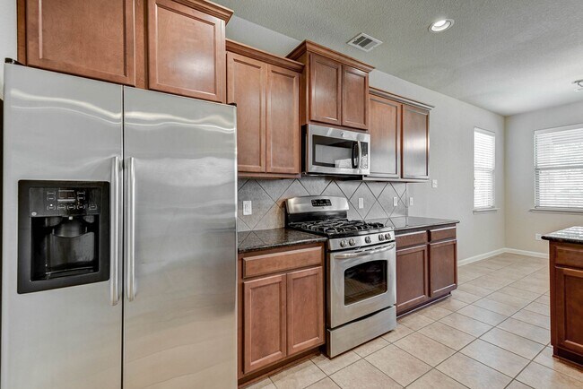 Building Photo - Live in Sterling Ridge – Short-Term Lease ...