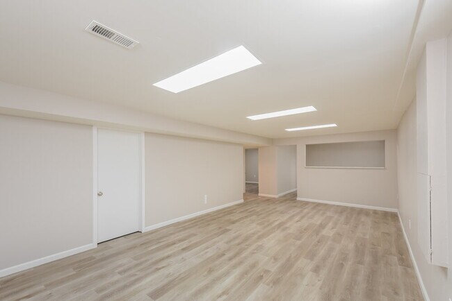 Building Photo - 4089 E 118th Ave