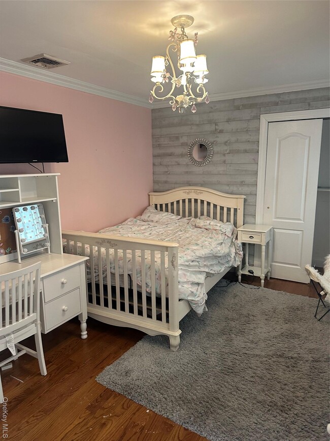 Building Photo - 17 Lee Ave