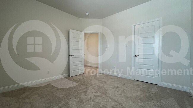Building Photo - 333 ELK Dr