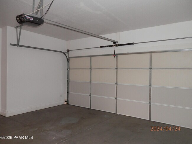 Building Photo - 7036 N Lantern Ln E