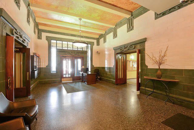 Building Photo - 732 S Financial Pl