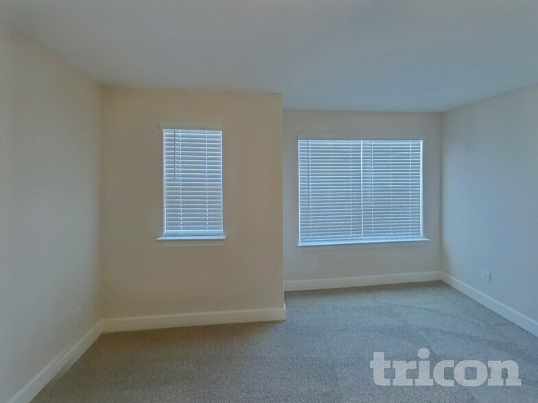 Building Photo - 1106 Bullock Dr