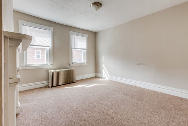 Building Photo - AVAILABLE JUNE 2026 - Spacious 2 Bedroom Home w/ SECONDS from Shiloh & Grandview!