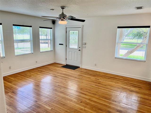 Building Photo - 1100 Woodcrest Ln