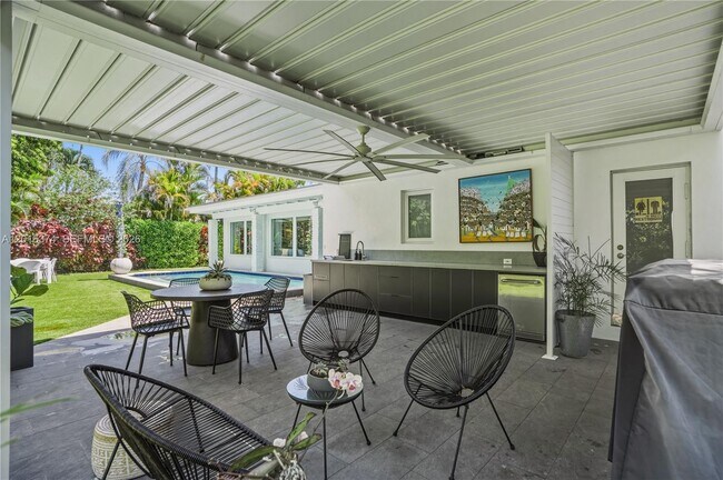 Building Photo - 7830 SW 53rd Pl