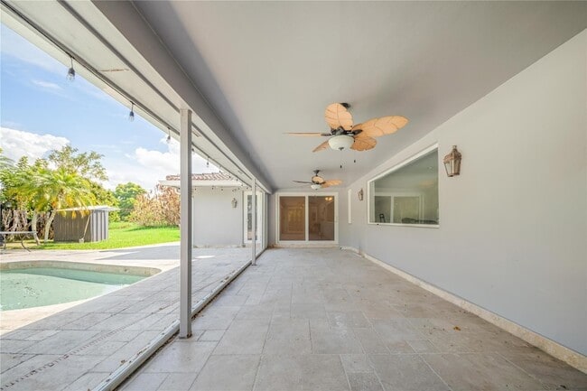 Building Photo - 16770 Lakeview Ct