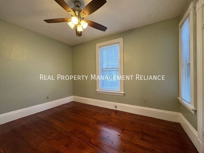 Building Photo - 98 Eustis St