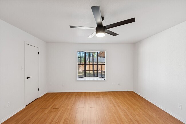 Building Photo - Modern Comfort, Warm Vibes Mission Gem