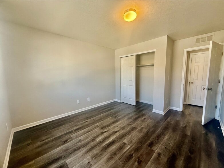 Building Photo - 3721 Miranda Ave