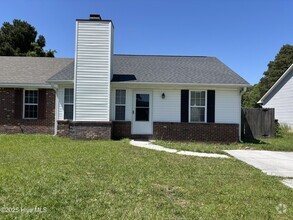 Building Photo - 2302 Knollwood Ln