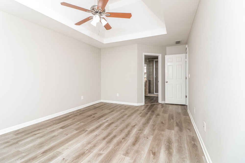 Building Photo - 245 St Martins Dr SE