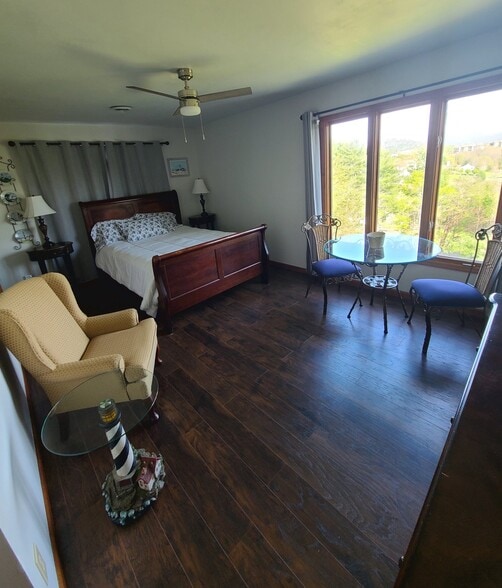 Building Photo - 3 Rolling Meadows Ln