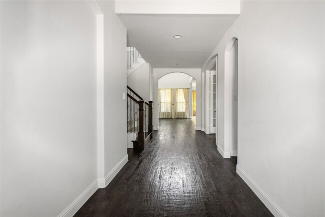 Building Photo - 6800 Cache Ct