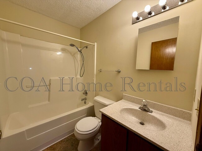 Building Photo - West Side Townhome