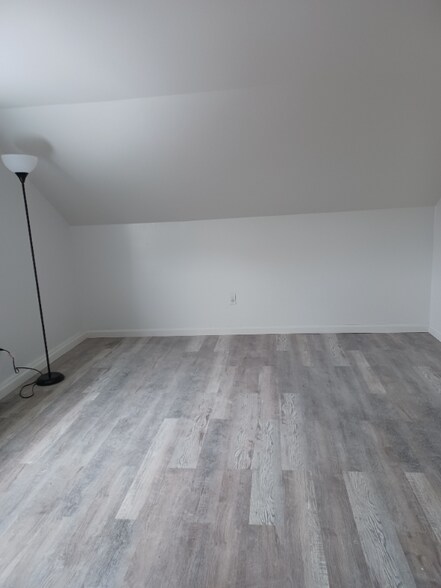 Building Photo - 92 Twiss St