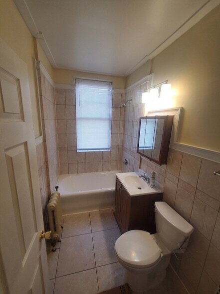 Building Photo - 415 County St