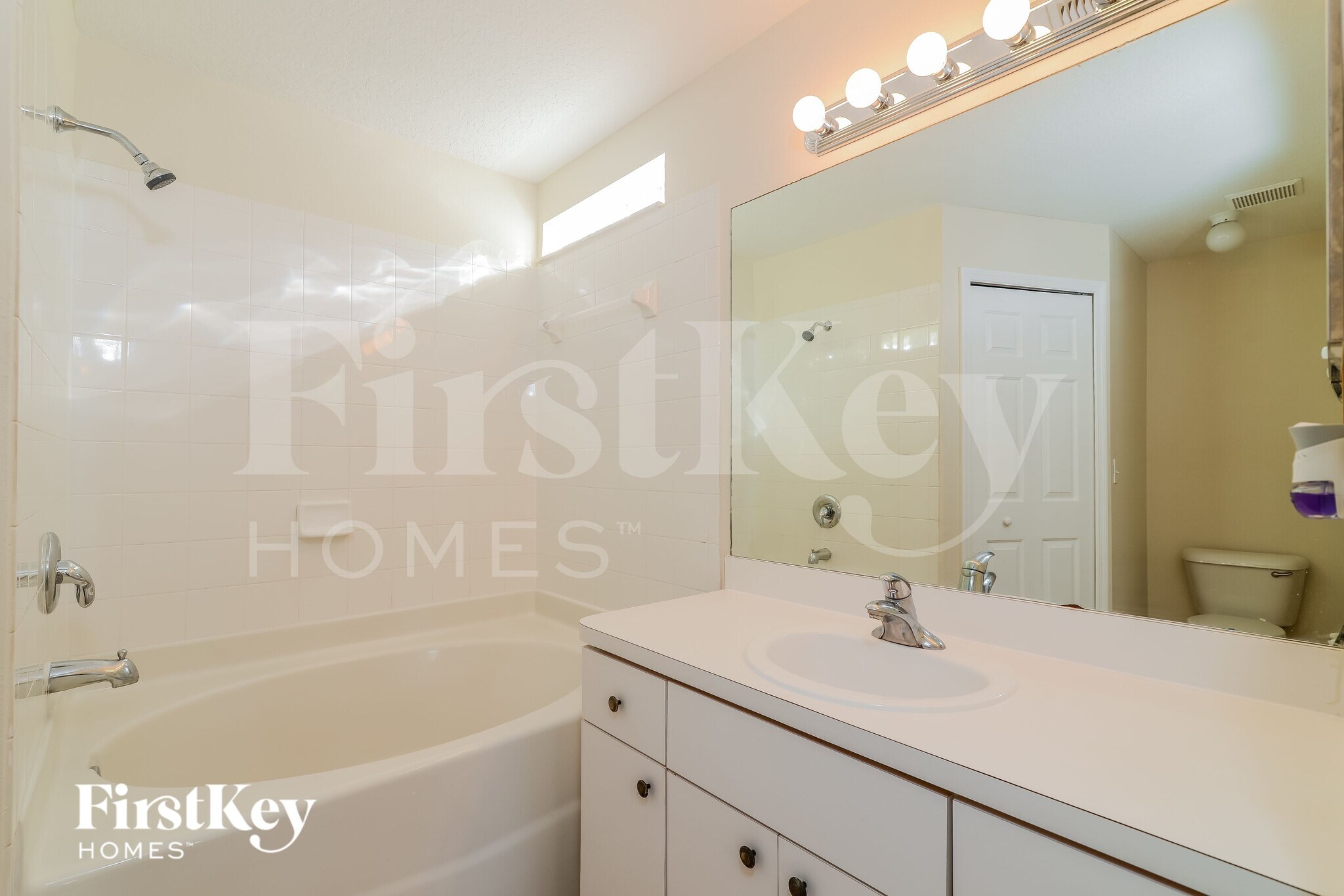 Building Photo - 6173 Skylarkcrest Dr