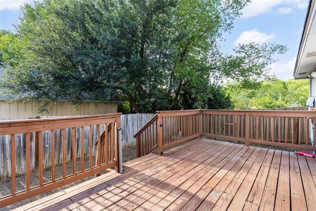 Building Photo - 1803 Heatherglen Ln