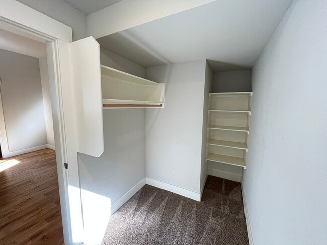 Building Photo - DKN1467