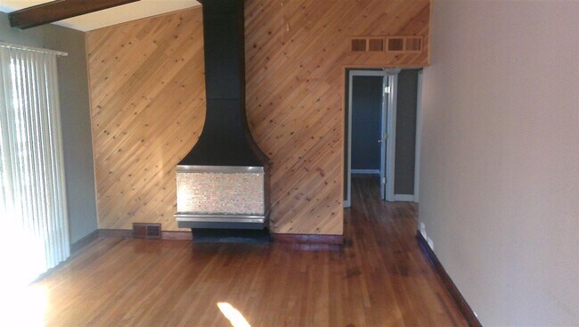 Building Photo - 22012 Logue Ave