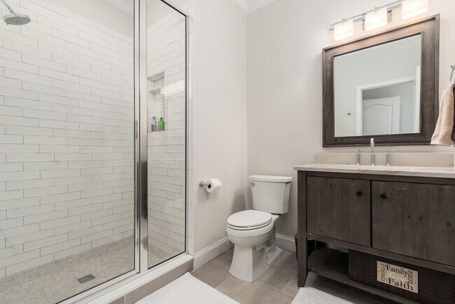 Building Photo - 2537 Oglethorpe Cir NE