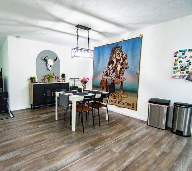 Building Photo - Coming Soon! 4 Bedroom 2 Bathroom Home: Pets Okay!