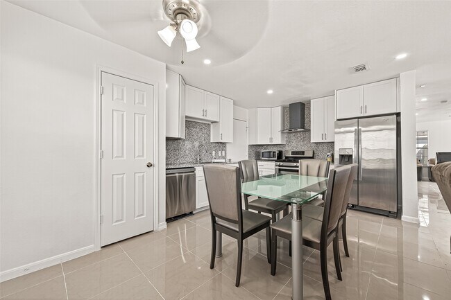 Building Photo - 15707 Crooked Arrow Dr