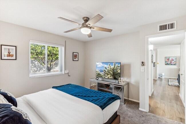 Building Photo - Updated Mesa Home w/ Community Pool/Spa & ...