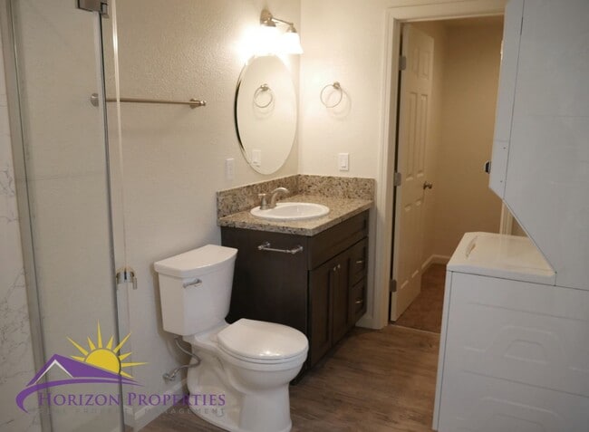 Building Photo - 2221 Rhoda Way