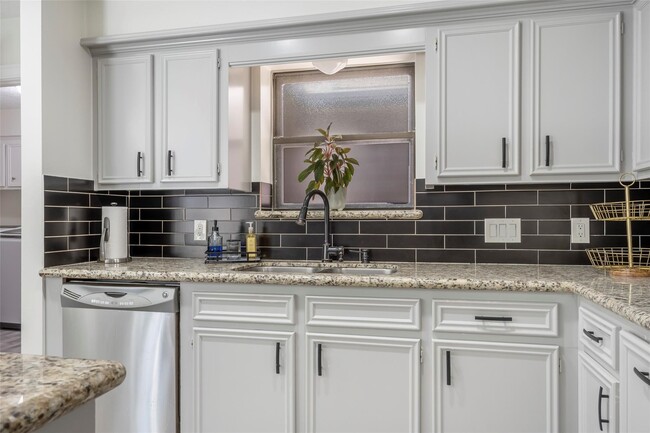 Building Photo - 11743 Wickhollow Ln