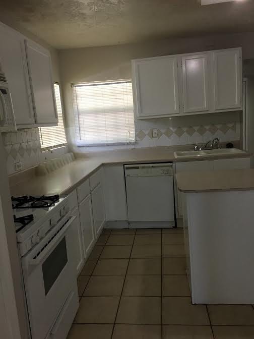 Building Photo - 3845 Rosedale St