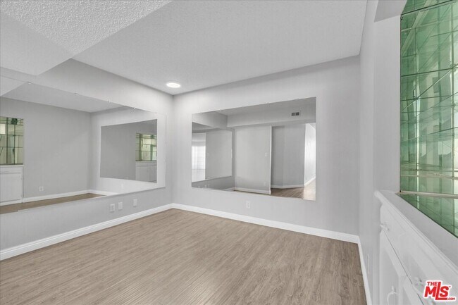 Building Photo - 4647 Willis Ave